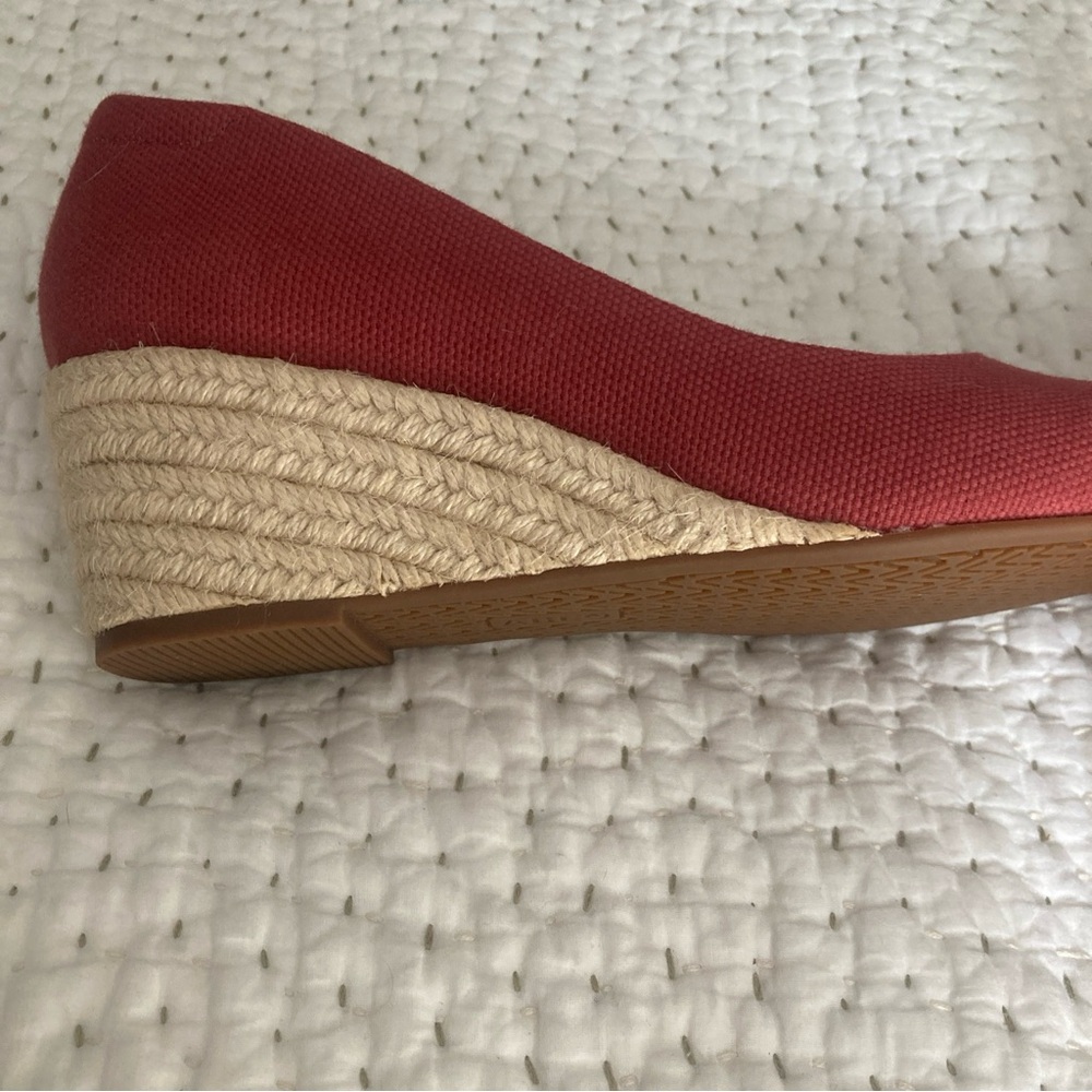 Abeo Red Espadrilles- Brand New- Sz 8M - Picture 7 of 8